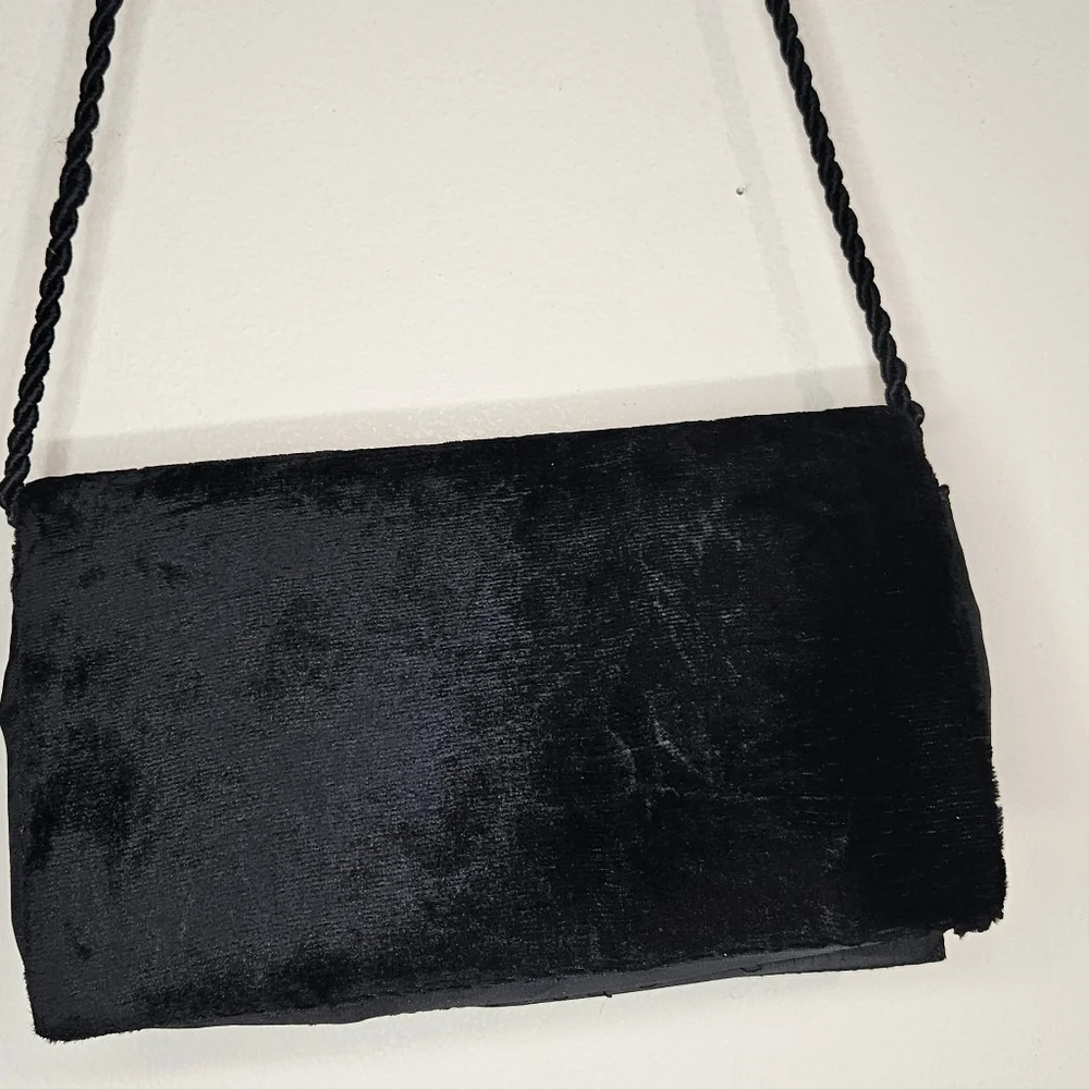 Stunning Vintage Black Peacock Clutch – Gold Bead Embroidery, Evening Bag - Picture 5 of 10